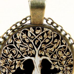 Elegant Tree of Life Pendant Necklace
